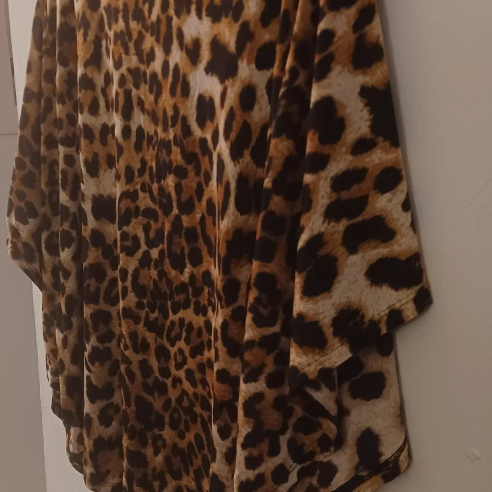 Lavish Animal Print Poncho Tunic Shirt Size M - Picture 14 of 14